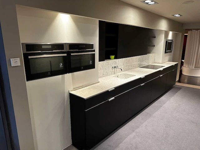 Maatwerk - showroomkeuken - afbeelding 1 van  39