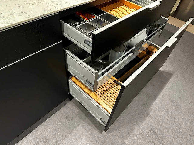 Maatwerk - showroomkeuken - afbeelding 32 van  39