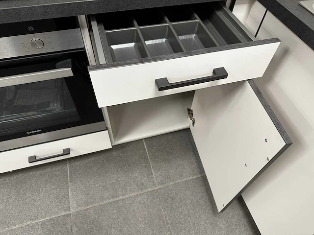 Maatwerk - showroomkeuken - afbeelding 17 van  35