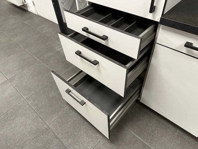 Maatwerk - showroomkeuken - afbeelding 34 van  35