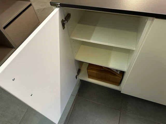Maatwerk - showroomkeuken - afbeelding 22 van  33