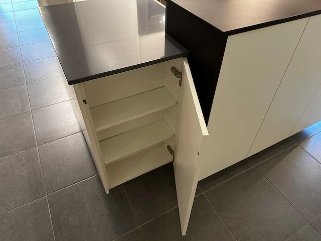 Maatwerk - showroomkeuken - afbeelding 2 van  50