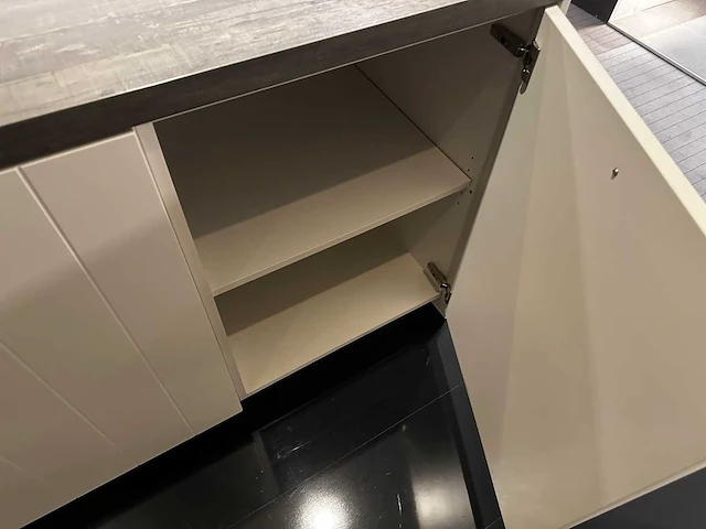 Maatwerk - showroomkeuken - afbeelding 25 van  55