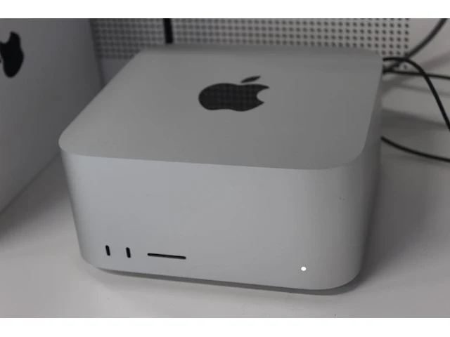 Mac studio met apple m2 chip geheugen mac os suqoia 15.6.1 32 gb 512 gb ssd 12c cpu en 30c gpu. model a2901. - afbeelding 2 van  3