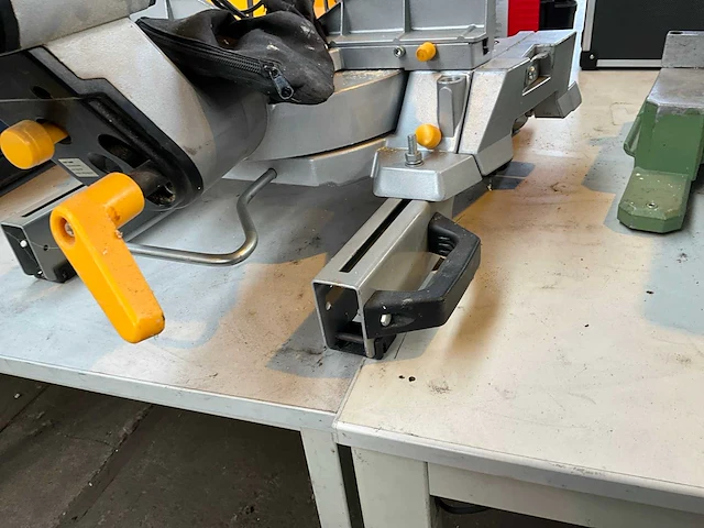 Macallister msms255dbl afkortcirkelzaagmachine - afbeelding 6 van  7
