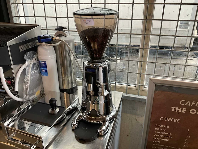 Macap koffiemolen - afbeelding 1 van  3