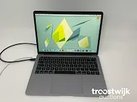 Macbook air 13.3", core(tm) i5 8th gen, 16 gb ram, 256 gb nvme (ssd) laptop