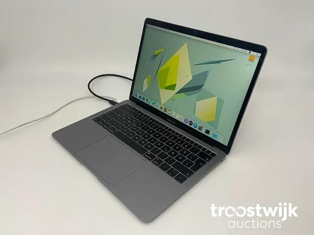 Macbook air 13.3", core(tm) i5 8th gen, 16 gb ram, 256 gb nvme (ssd) laptop - afbeelding 3 van  6