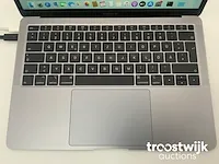 Macbook air 13.3", core(tm) i5 8th gen, 16 gb ram, 256 gb nvme (ssd) laptop - afbeelding 4 van  6