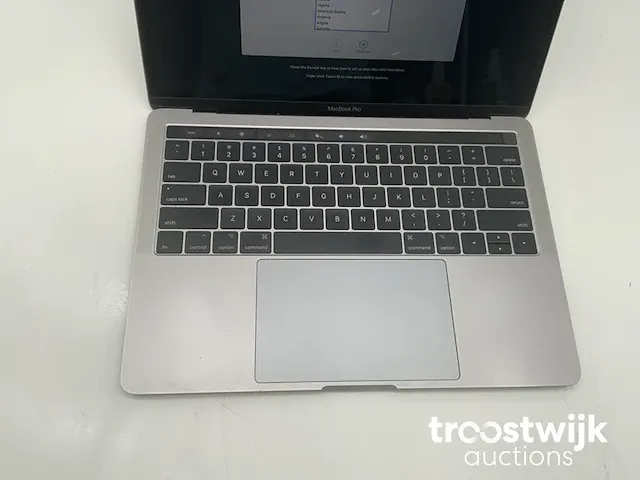 Macbook air 13.3”, core(tm) i7 7th gen, 16 gb ram, 256 gb ssd laptop - afbeelding 4 van  9