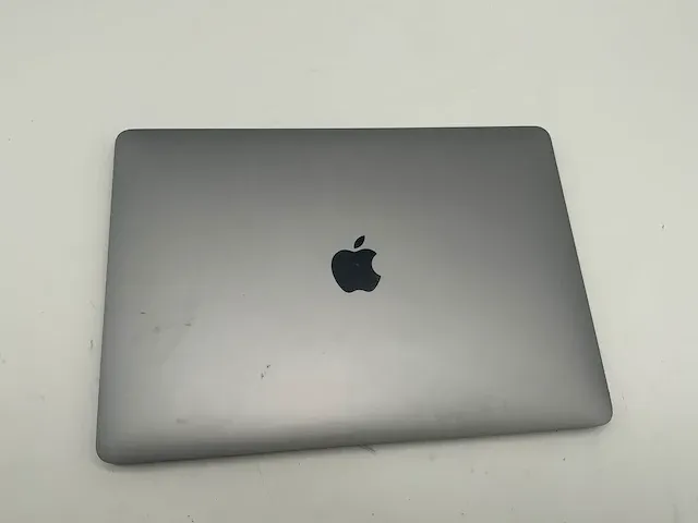 Macbook air 13.3", core(tm) i7 7th gen, 16 gb ram, 256 gb ssd laptop - afbeelding 5 van  9