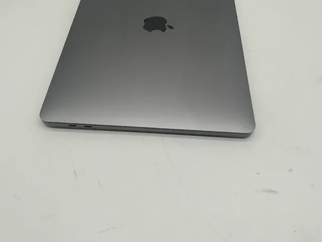 Macbook air 13.3", core(tm) i7 7th gen, 16 gb ram, 256 gb ssd laptop - afbeelding 6 van  9