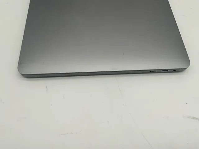 Macbook air 13.3", core(tm) i7 7th gen, 16 gb ram, 256 gb ssd laptop - afbeelding 7 van  9