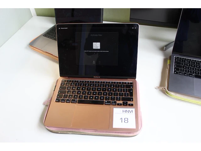 Macbook air apple m1 chip mac os sequoia 15.6.1 geheugen 16 gb 256 gb harde schijf. - afbeelding 1 van  3