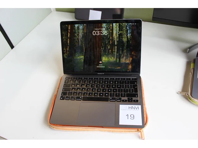 Macbook air apple m1 chip mac os sequoia 15.6.1 geheugen 16 gb 256 gb harde schijf. - afbeelding 1 van  3