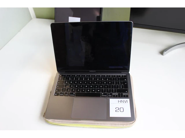 Macbook air apple m1 chip mac os sequoia 15.6.1 geheugen 16 gb 256 gb harde schijf. - afbeelding 1 van  3