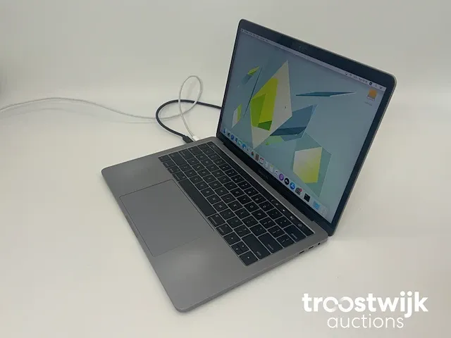 Macbook pro 13.3”, core(tm) i7 6th gen, 16 gb ram, 256 gb nvme (ssd) laptop - afbeelding 3 van  7