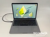 Macbook pro 13.3”, core(tm) i7 7th gen, 16 gb ram, 256 gb nvme (ssd) laptop