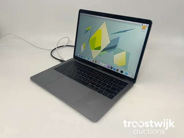 Macbook pro 13.3”, core(tm) i7 7th gen, 16 gb ram, 256 gb nvme (ssd) laptop - afbeelding 3 van  8