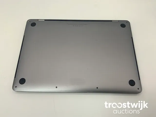 Macbook pro 13.3”, core(tm) i7 7th gen, 16 gb ram, 256 gb nvme (ssd) laptop - afbeelding 8 van  8