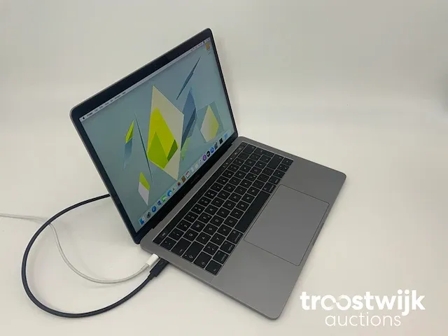 Macbook pro 13.3”, core(tm) i7 7th gen, 16 gb ram, 256 gb nvme (ssd) laptop - afbeelding 2 van  7