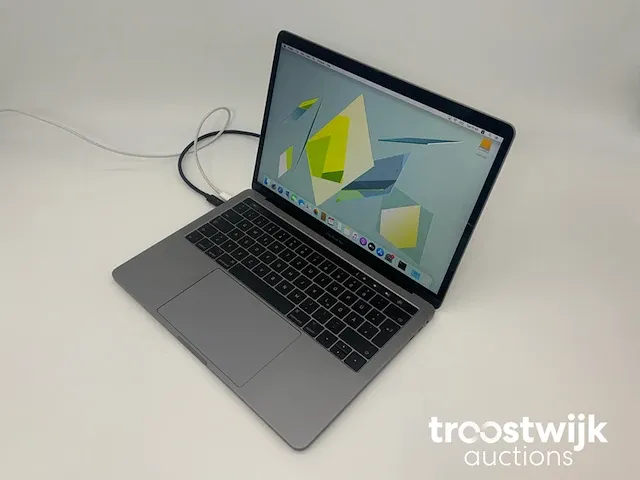 Macbook pro 13.3”, core(tm) i7 7th gen, 16 gb ram, 256 gb nvme (ssd) laptop - afbeelding 3 van  7