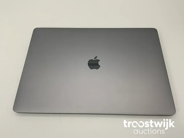 Macbook pro 15.4”, core(tm) i7 8th gen, 32 gb ram, 256 gb nvme (ssd), radeon pro 555x laptop - afbeelding 5 van  6