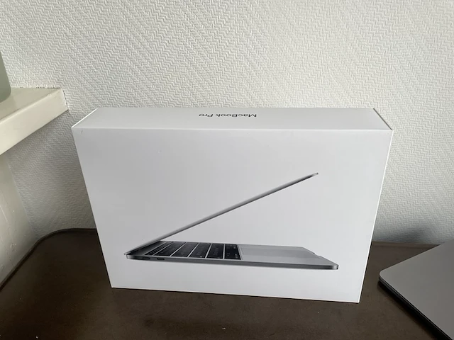 Macbook pro, apple , a1708 space grey , 2017 - afbeelding 6 van  11