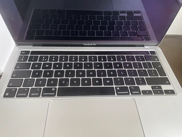 Macbook pro, apple, a2338 - m1 - 13-inch - silver, 2020 - afbeelding 10 van  14