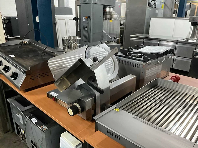 Macchi g 330 snijmachines - afbeelding 2 van  6