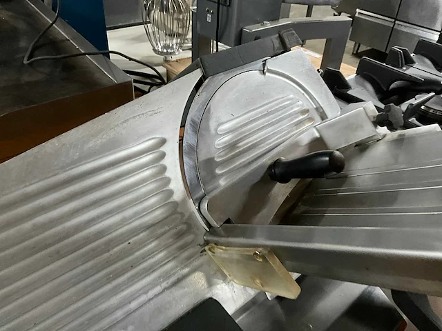 Macchi g 330 snijmachines - afbeelding 4 van  6
