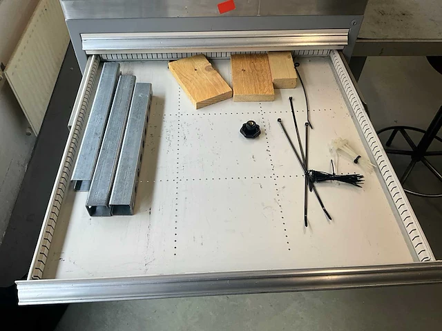 Machine onderdelen (passend bij kavel 10) - afbeelding 16 van  16