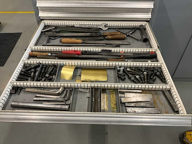 Machine onderdelen (passend bij kavel 17) - afbeelding 10 van  13
