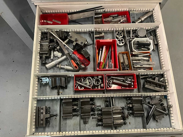 Machine onderdelen (passend bij kavel 24) - afbeelding 11 van  12