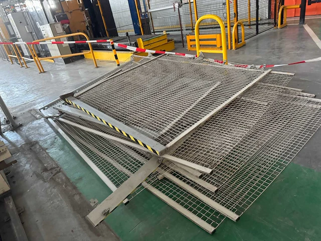 Machine veiligheids hekwerk met deuren (61,80 mtr) - afbeelding 4 van  22