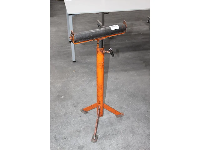 Machineknecht. - afbeelding 2 van  2