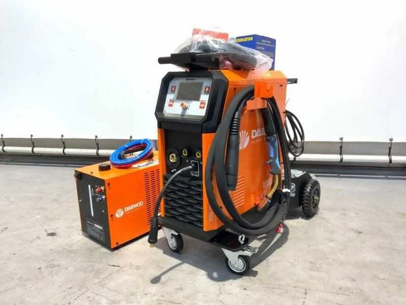 Machines, bakken, magazijn benodigdheden en gereedschappen