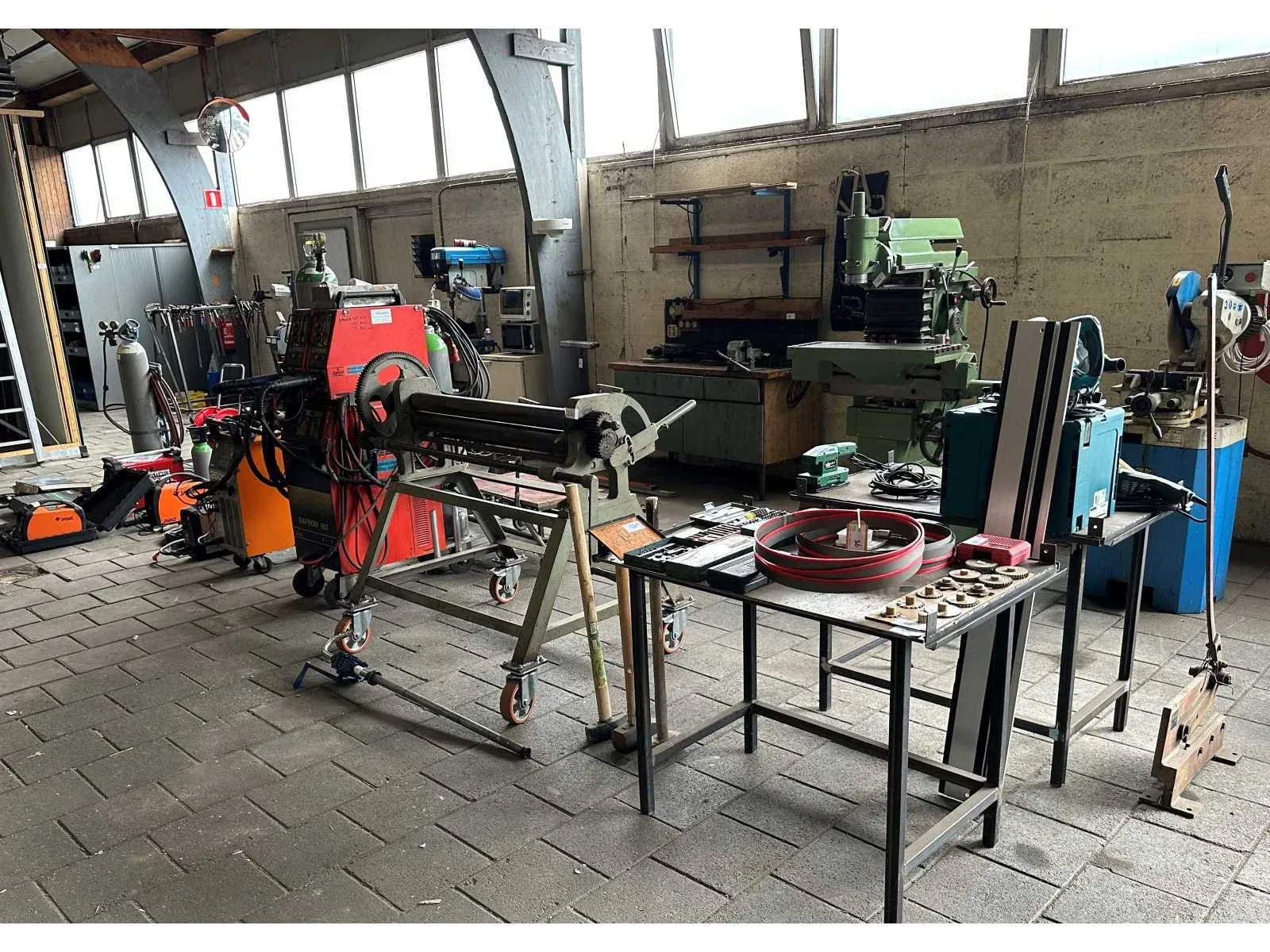 Machines en voorraad metaalconstructiebedrijf