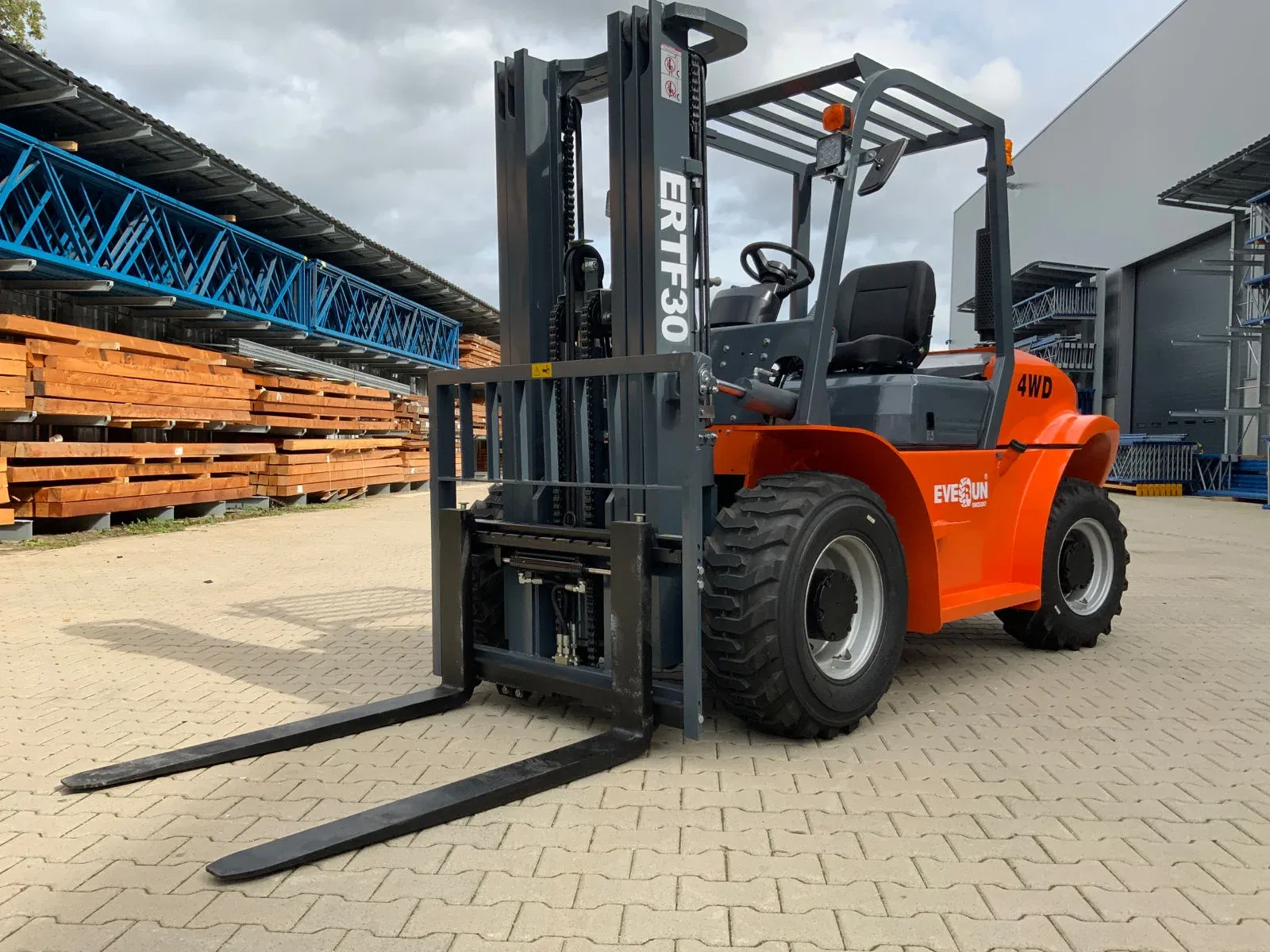 Machines, intern transport, hoogwerkers en wielladers