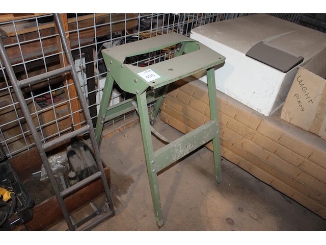 Machinetafel, inklapbaar. afmeting 49 x 40 x 82 cm. - afbeelding 1 van  1