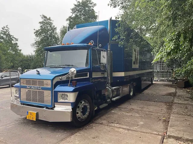 Mack cs 300p vrachtwagen met oplegger - afbeelding 23 van  60