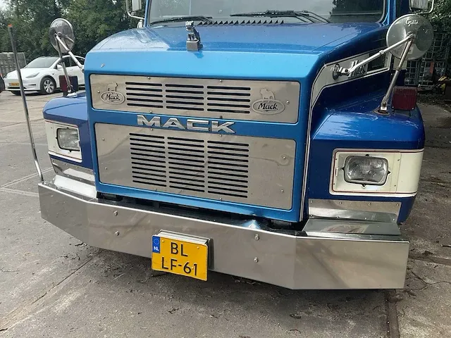 Mack cs 300p vrachtwagen met oplegger - afbeelding 59 van  60