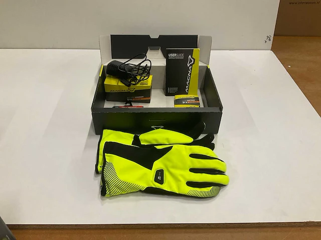 Macna spark rtx kit oplaadbare verwarmde handschoenen maat xxxl - afbeelding 1 van  8