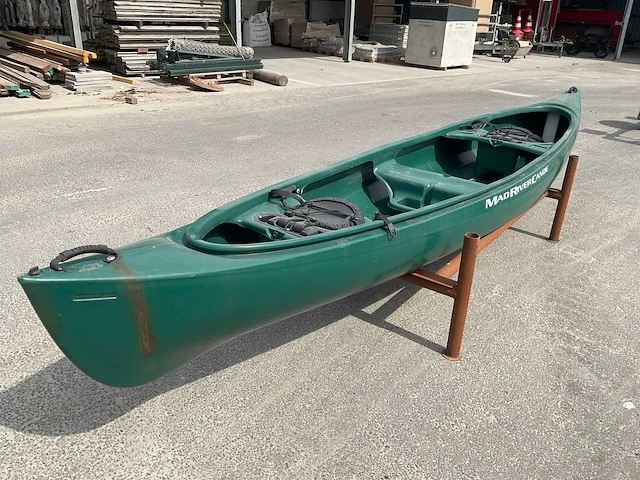 Mad river canoe adventure 16 kano - afbeelding 8 van  15