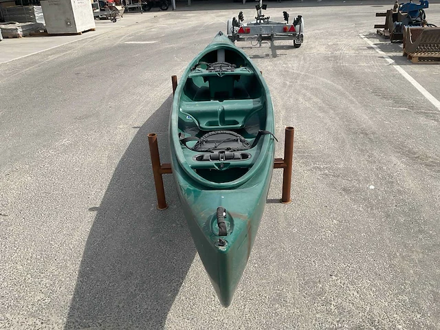 Mad river canoe adventure 16 kano - afbeelding 9 van  15
