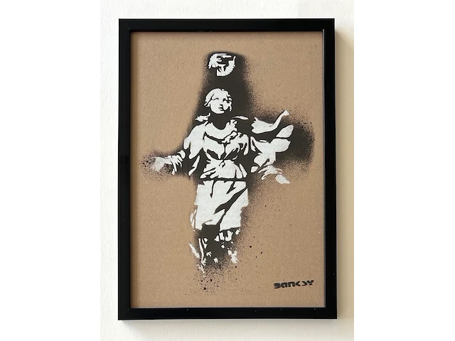"madonna con la pistola" , spraypaint, gemaakt door banksy, give-away, afkomstig uit dismaland , met de toevoeging "enjoy your free art" en "banksy in dismaland., gesigneerd met spraypaint voorzijde rechts-onder, tevens gesigneerd met marker op de achterzijde., 2015 - afbeelding 1 van  3