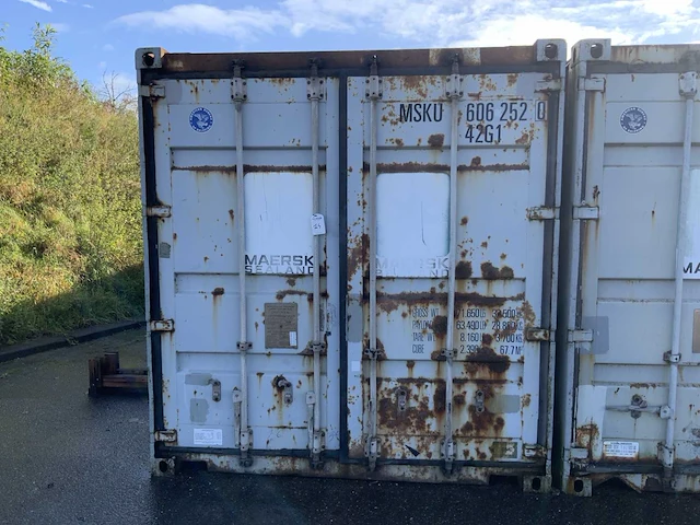 Maersk gesloten zeecontainer 40 voet - afbeelding 10 van  17