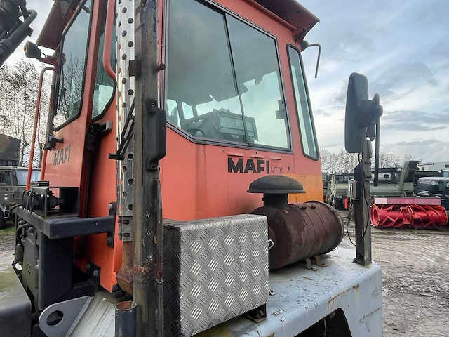 Mafi - terminal trekker - vrachtwagen - afbeelding 9 van  15