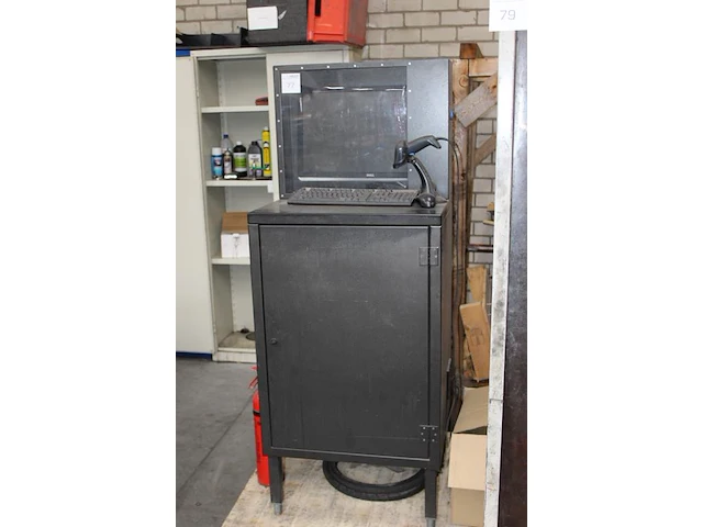 Magazijn computerkast met monitor, toetsenbord, muis en scanner. afmeting 65 x 55 x 166 cm. - afbeelding 2 van  2