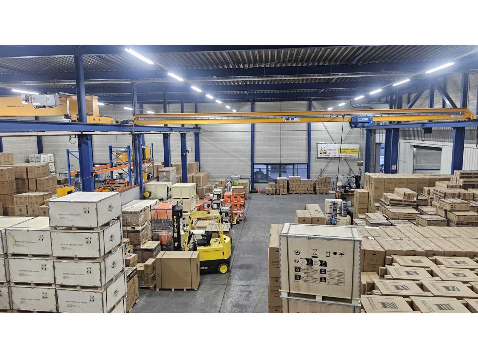 Magazijn leegverkoop materieel